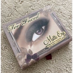 Too Faced Matte Eye shadow collection palette